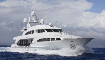 Pida Luxury Charter Yacht Profile